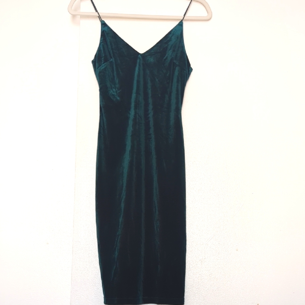 Elegant Green Velvet Dress